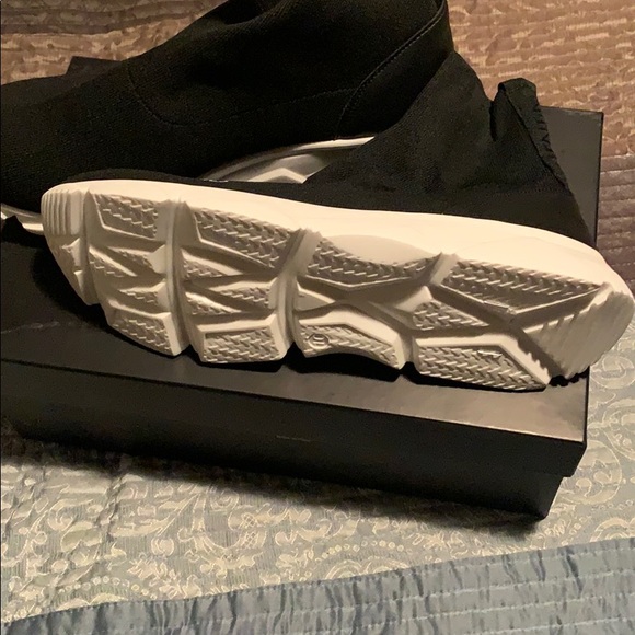 Shoes - Picture 2 of 3